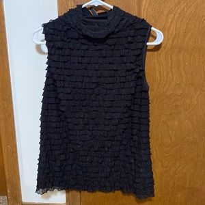 Sleeveless ruffle shirt